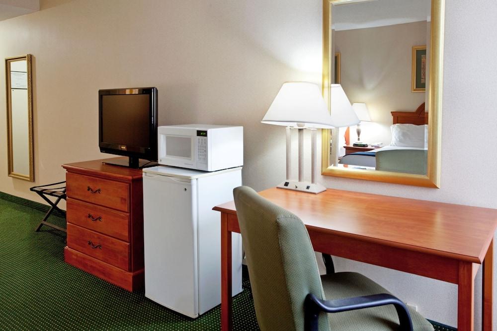 Holiday Inn Express Anderson I-85 - Exit 27- Highway 81 By Ihg Exteriör bild